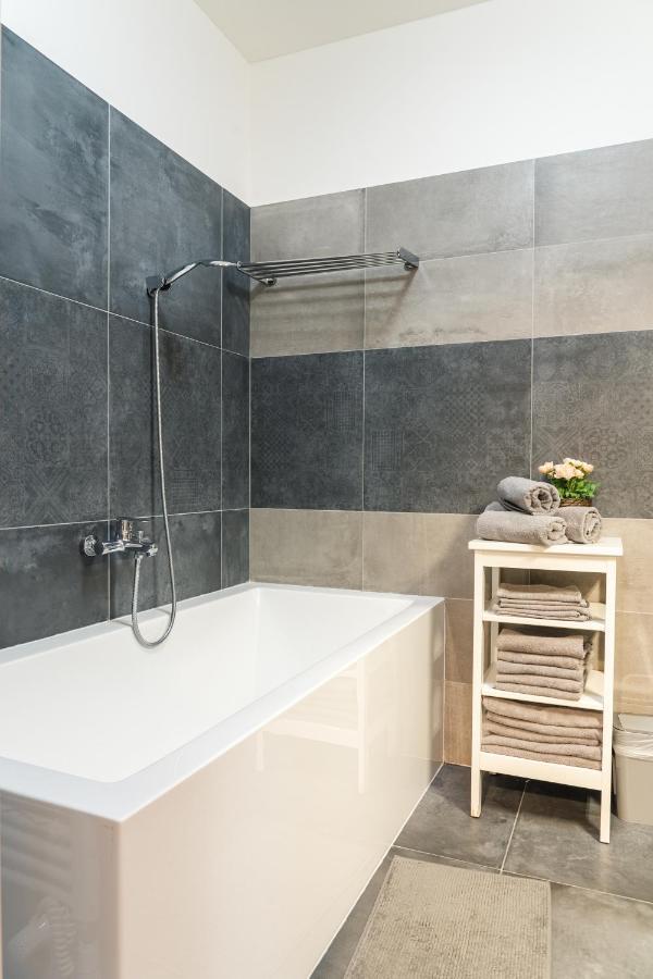 Apartment Lucy - Primo Tatry Stary Smokovec วิสโซเค ดาตรี ภายนอก รูปภาพ